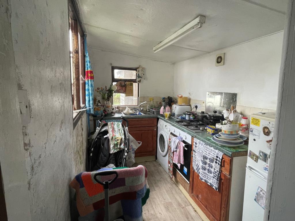 Lot: 66 - COTTAGE FOR IMPROVEMENT - Rear extension comprising of kitchen